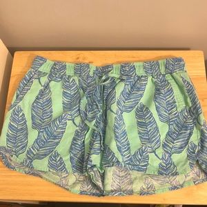 Vineyard Vines loose shorts